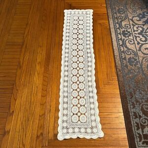 Vintage Cream Crochet Lace Table Runner Scalloped Medallion 53x12 Boho Cottage